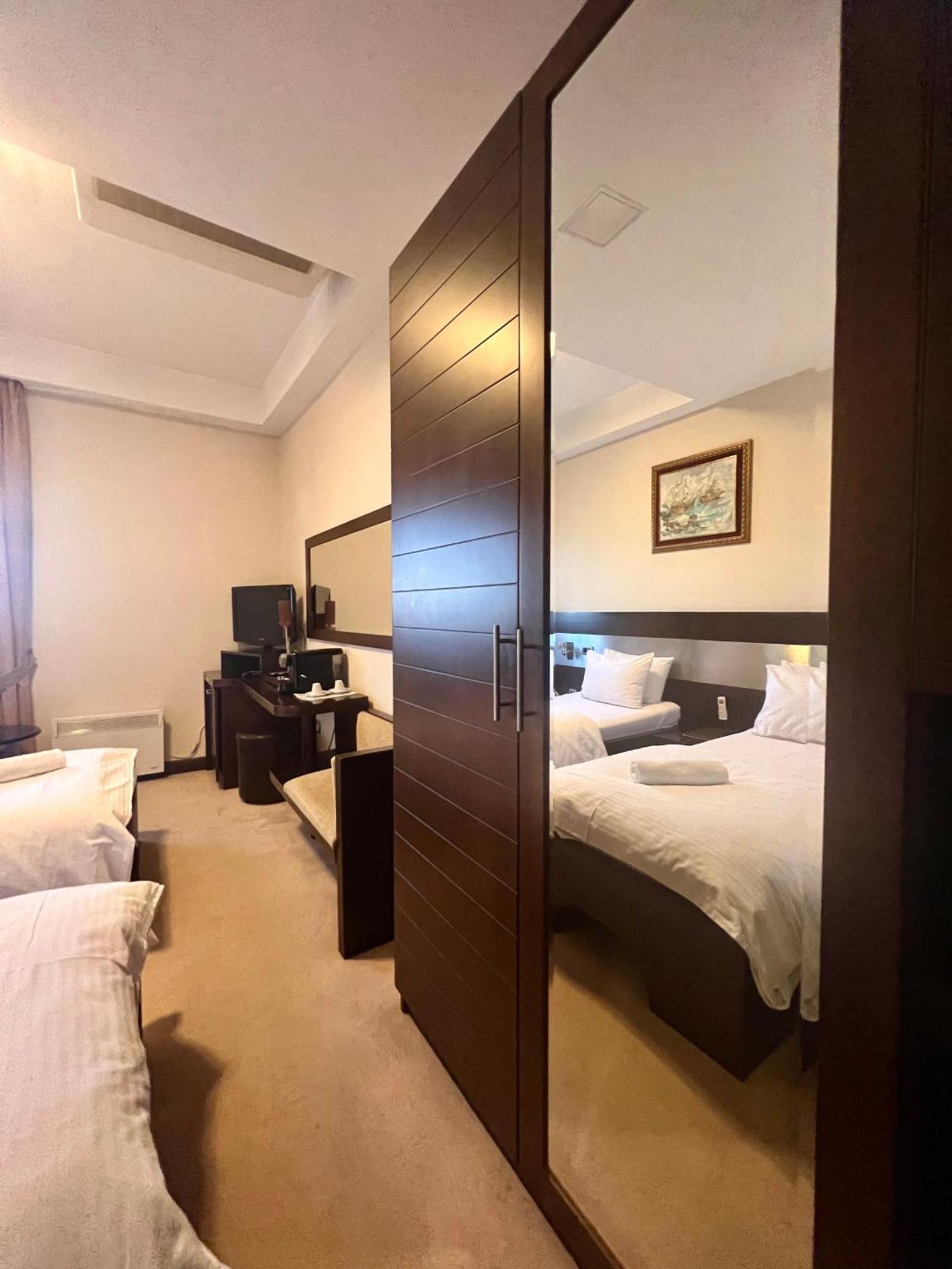 Aria Hotel