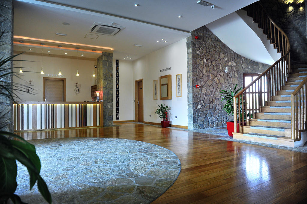 Aria Hotel 4*