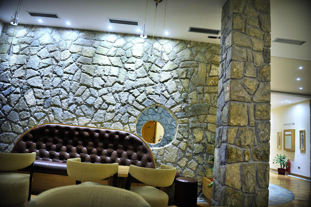 Aria Hotel 4*